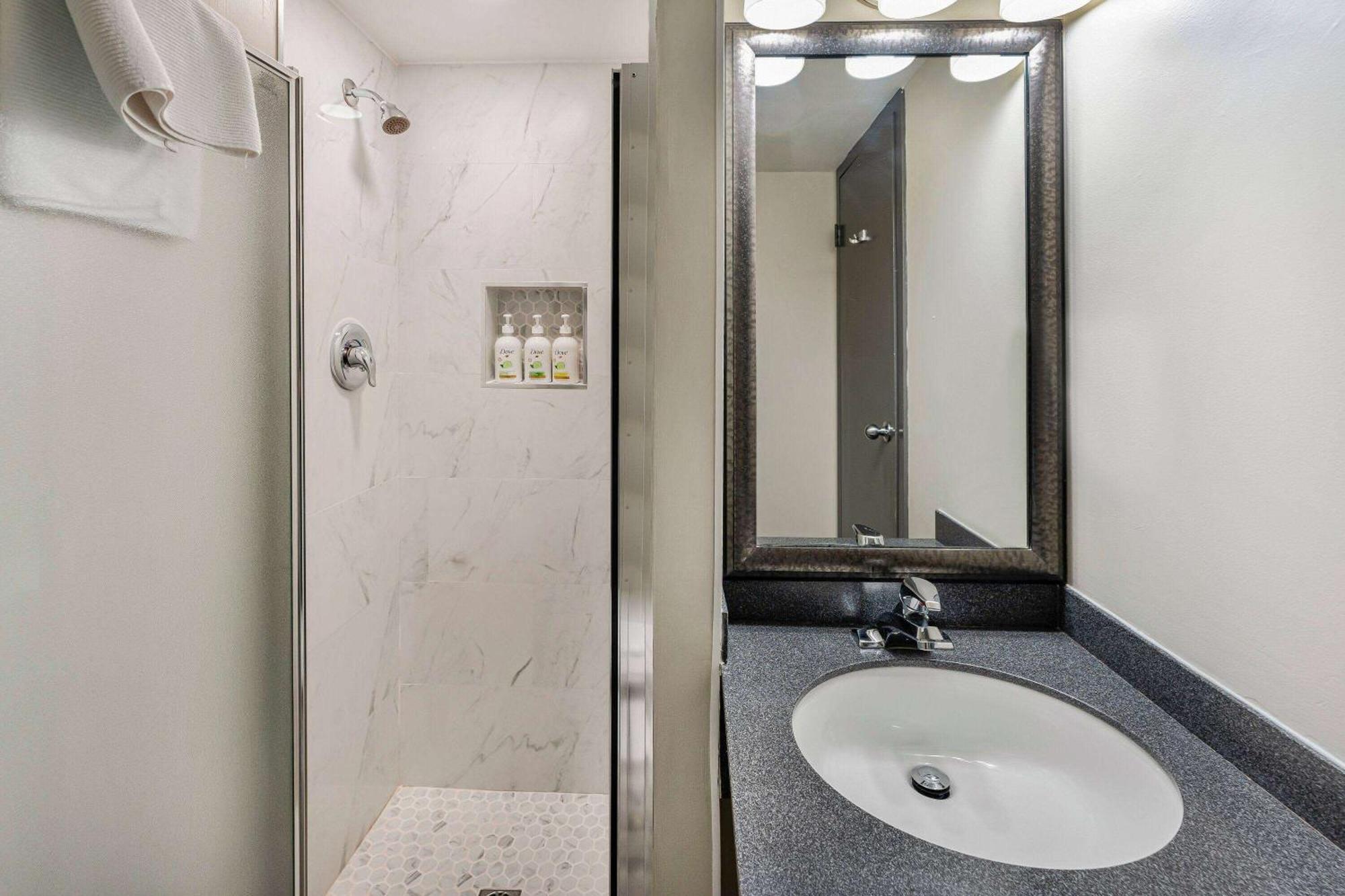 Hotel Days By Wyndham On The Harbour 3*