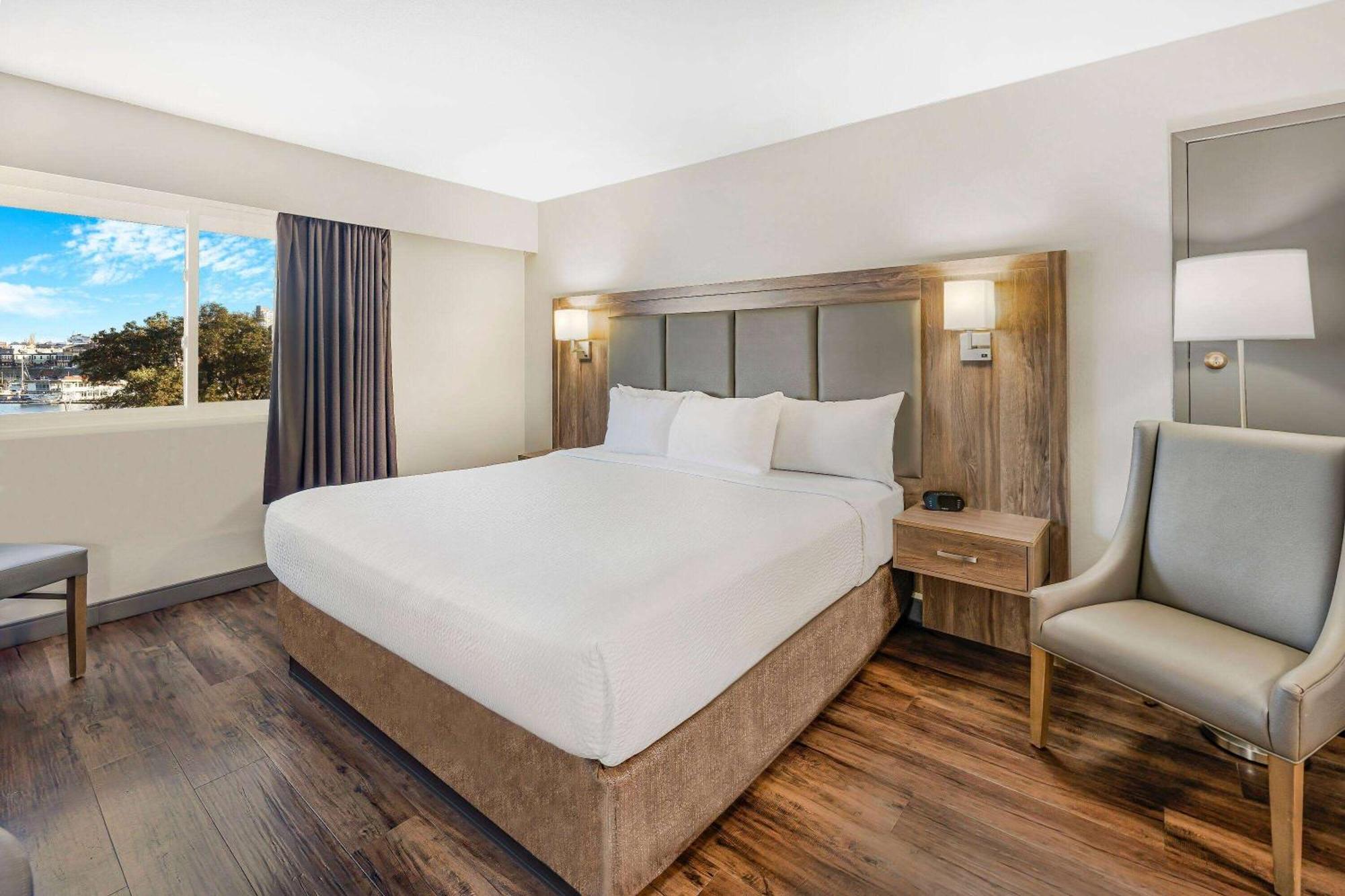 Hotel Days By Wyndham On The Harbour