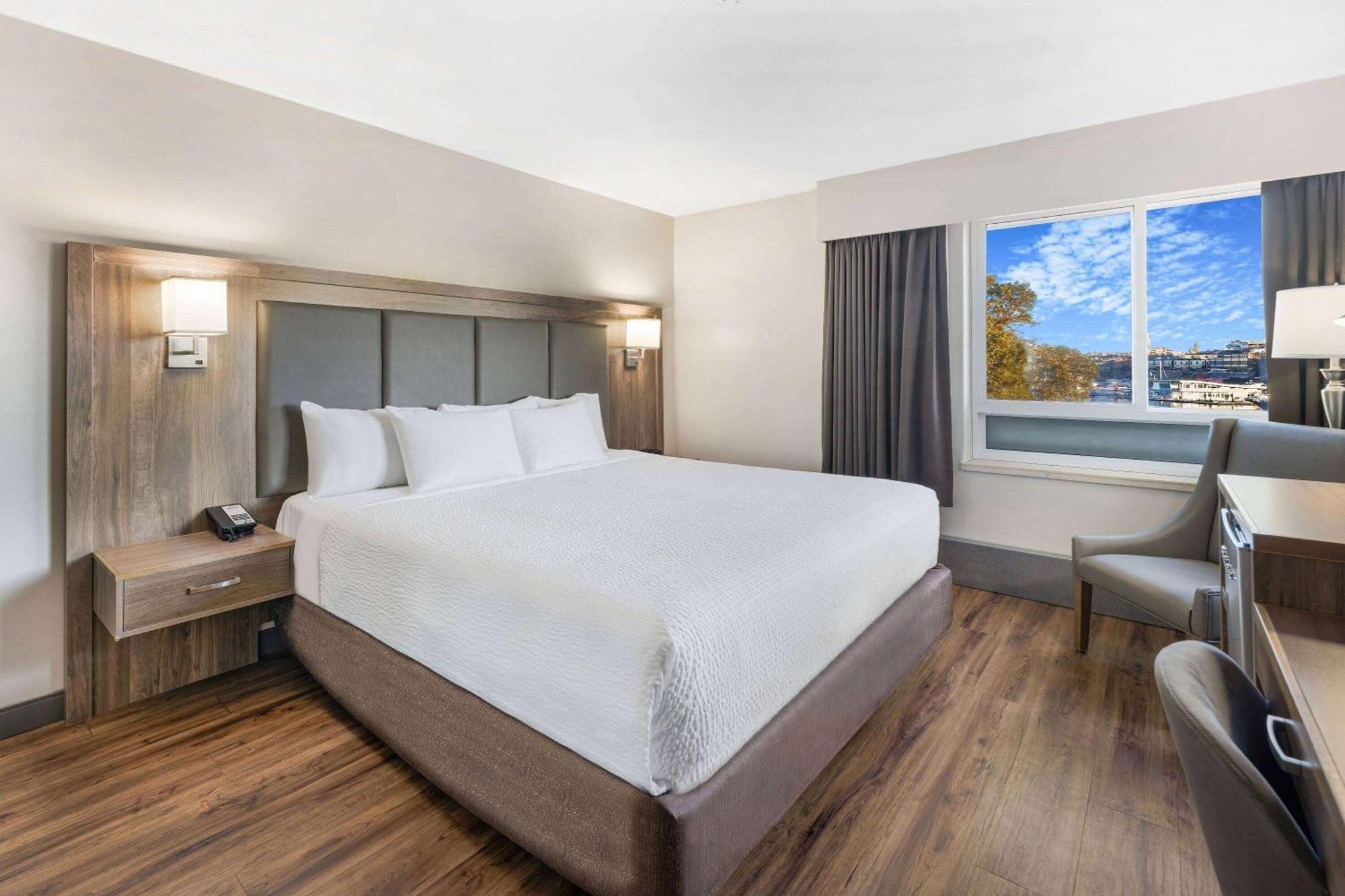 Days By Wyndham On The Harbour Victoria