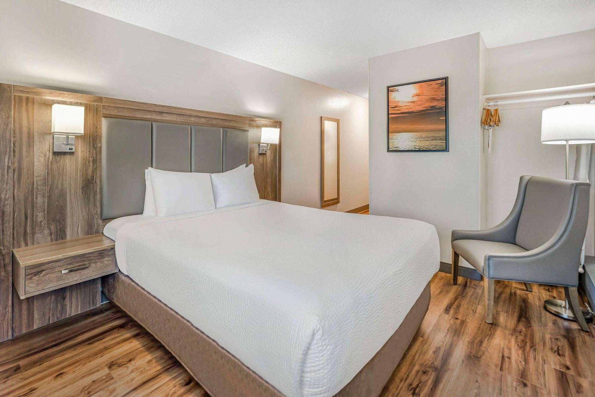 Hotel Days By Wyndham On The Harbour