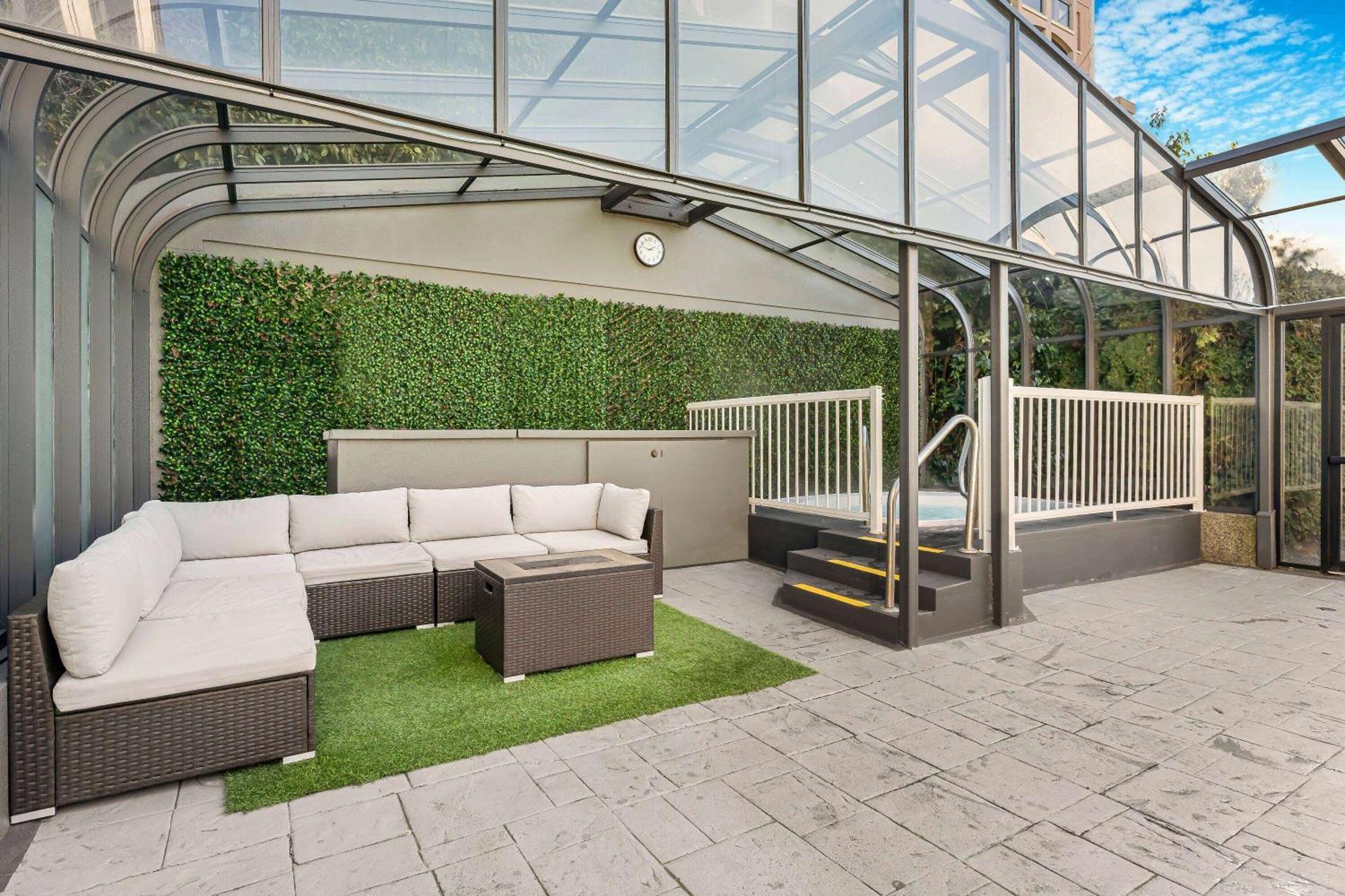 Hotel Days By Wyndham On The Harbour 3*