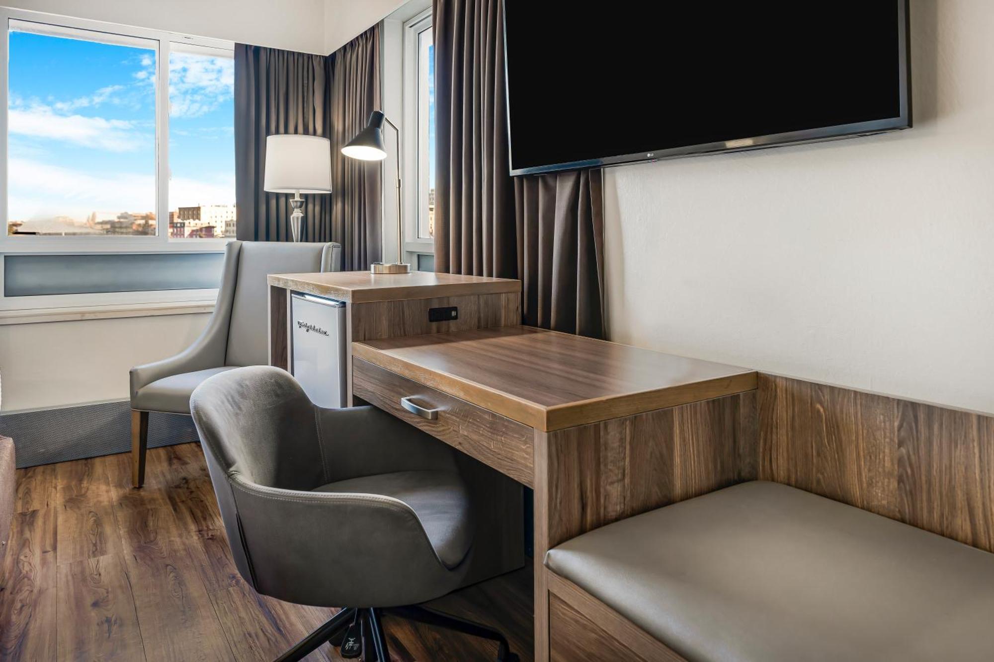Days By Wyndham On The Harbour Victoria