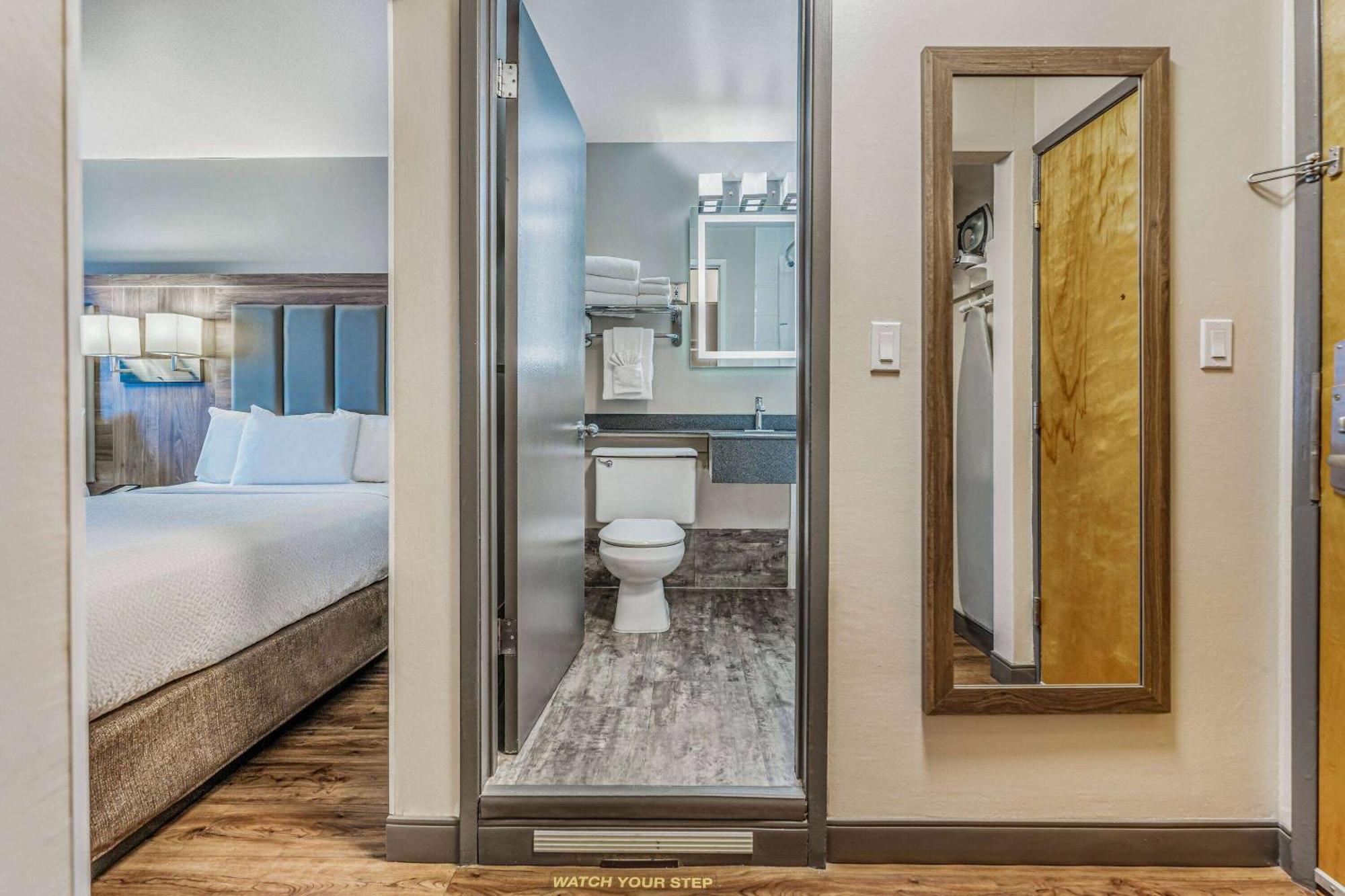 Days By Wyndham On The Harbour Hotel